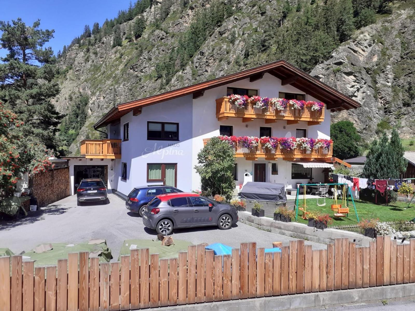 Haus Alpina Hotel Längenfeld Екстериор снимка